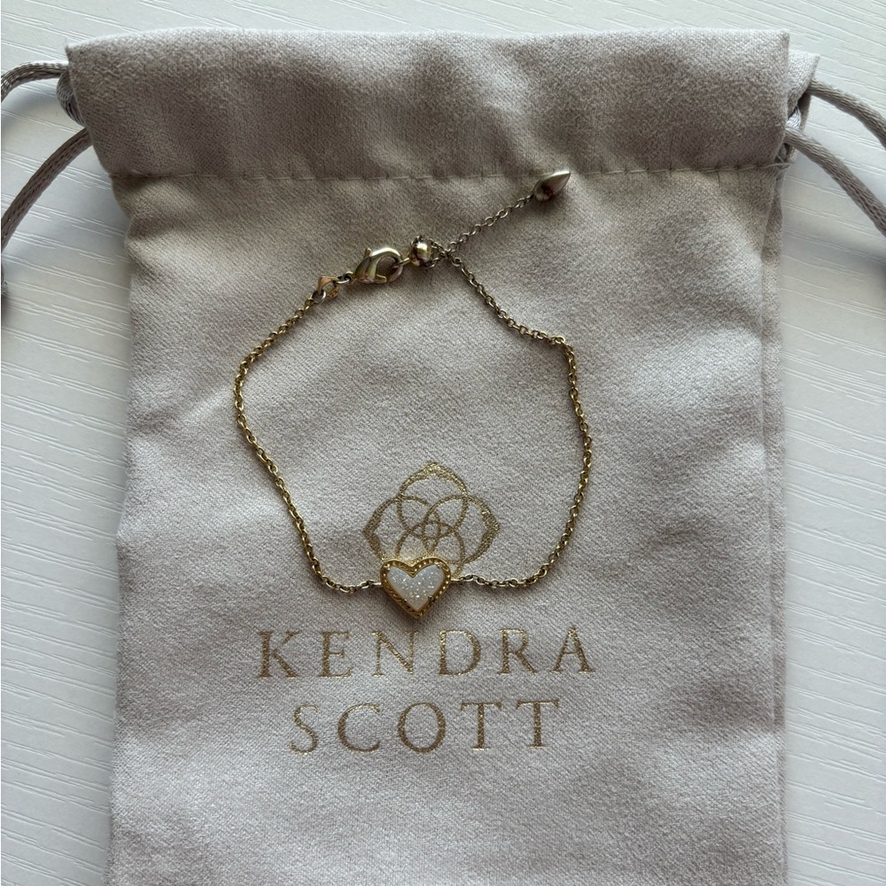 Kendra Scott Ari Heart Gold Chain Bracelet in Iridescent Drusy